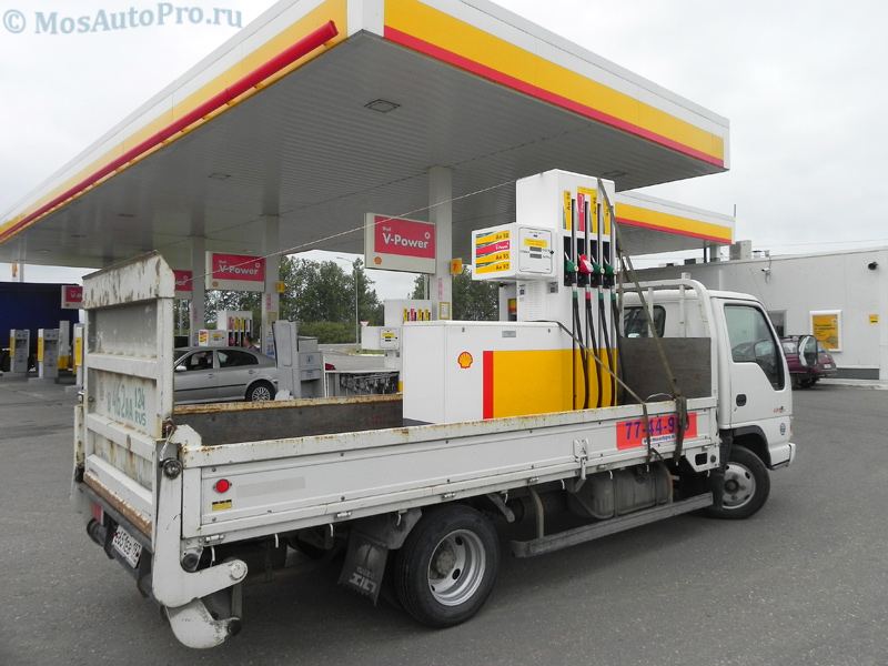 Перевозка раздаточных колонок Shell минигрузовиком с гидробортом (гидролифтом).