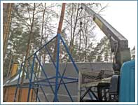 Перевозка негабаритных ворот высотой 3,5 метра с использованием металлической пирамиды манипулятором.