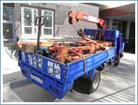 Перевозка такелажных 'козел' для ручного перемещения оборудования в проемах весом до 7 тонн маленьким манипулятором.